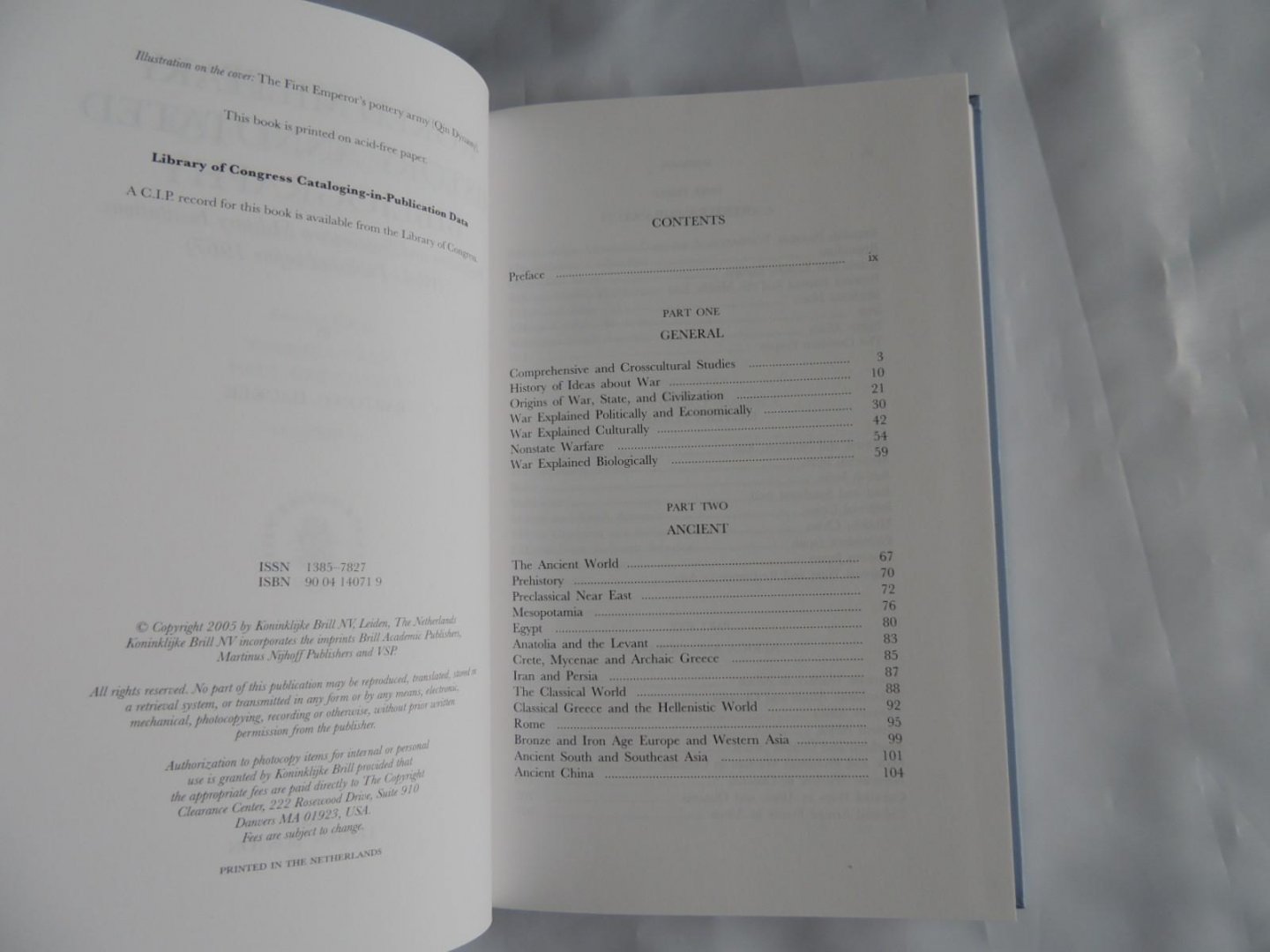 Barton C. Hacker, Kelly deVries - History of warfare. Volume 27, World military history annotated bibliography : premodern and nonwestern military institutions