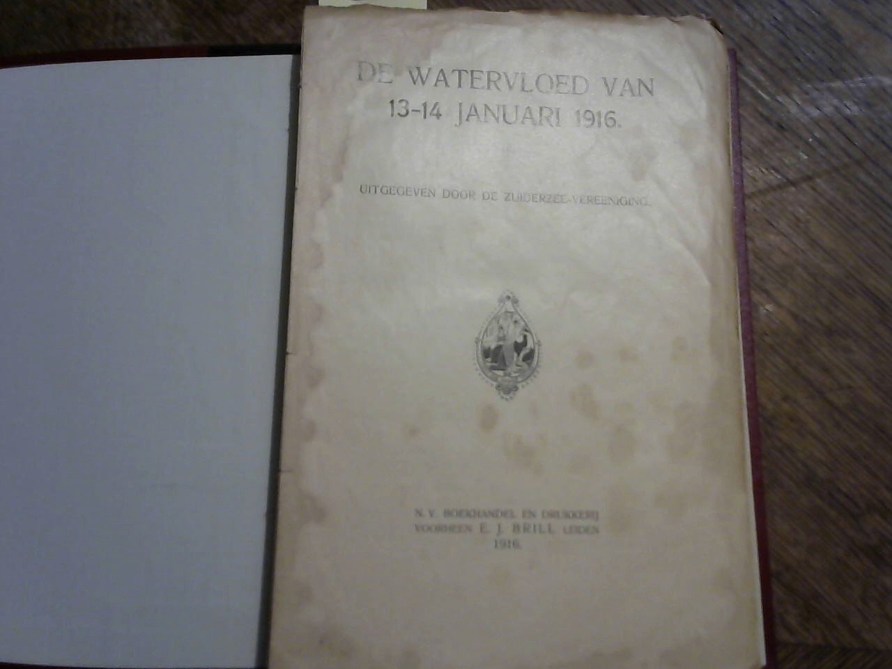 Vissering Mr G. voorzitter dagelijksbestuur e.a - De Watervloed van 13-14 januari 1916. Uitgegeven door de Zuiderzee-vereeniging