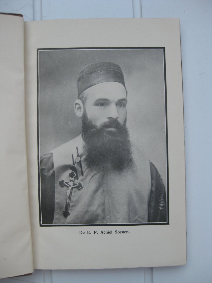  - De lijdensweg van drie kruisgezanten in Mongolië. Lotgevallen van drie missionarissen van Scheut in Swi-Yuan (China) 1923-1925.