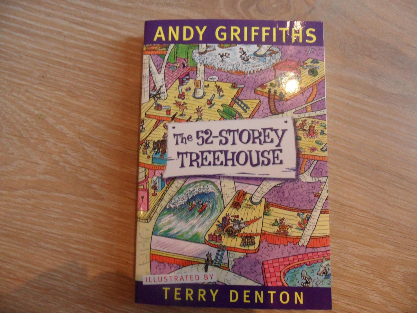 Griffiths, Andy - The 52-storey treehouse