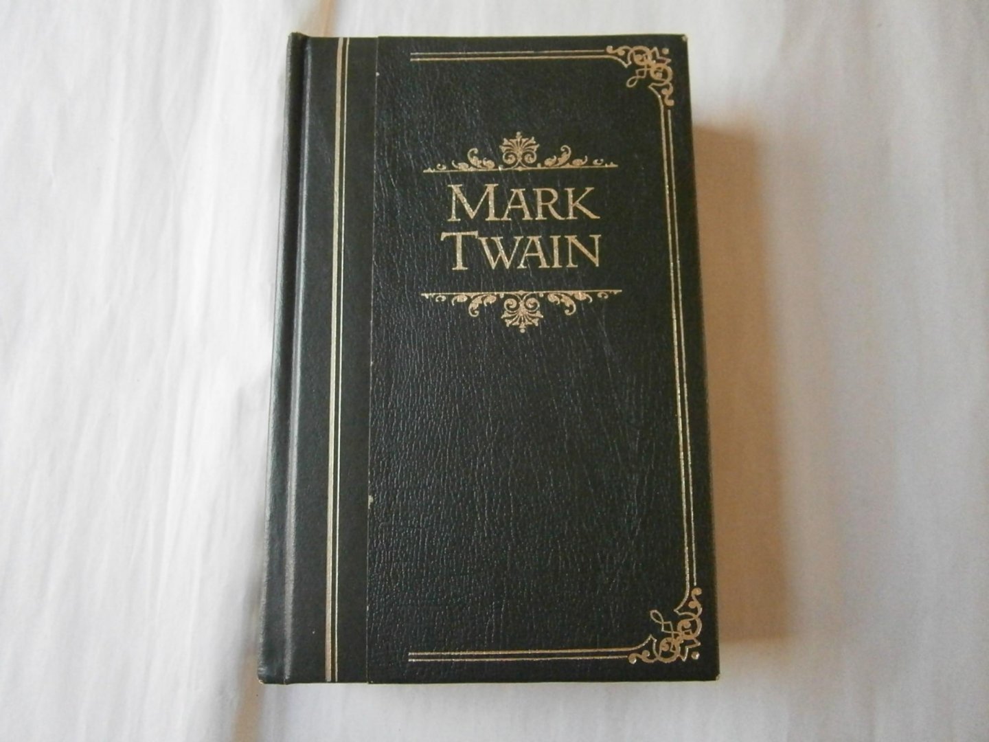 Twain, Mark - The Adventures of Tom Sawyer, The Adventures of Hunckleberry Finn, The Prince and the Pauper, Pudd'nhead Wilson, Short Stories, AConnecticut Yankee at King Arthur's Court