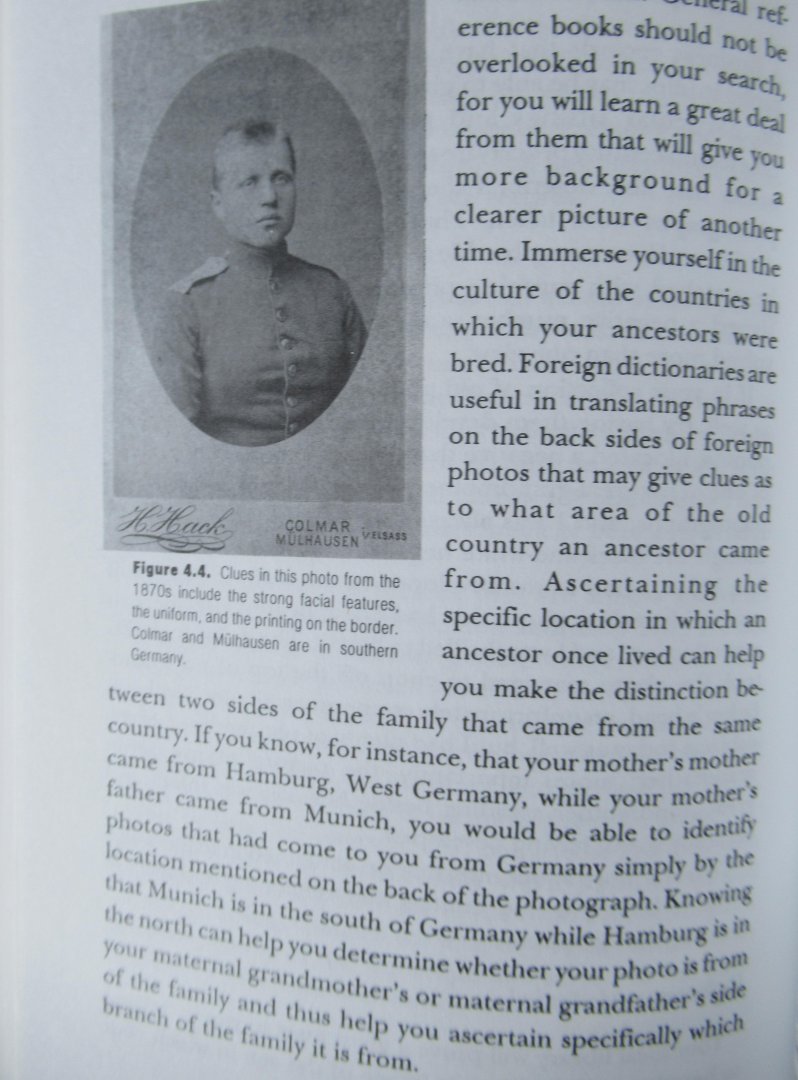 Frisch-Ripley, Karen - Unlocking secrets old photographs