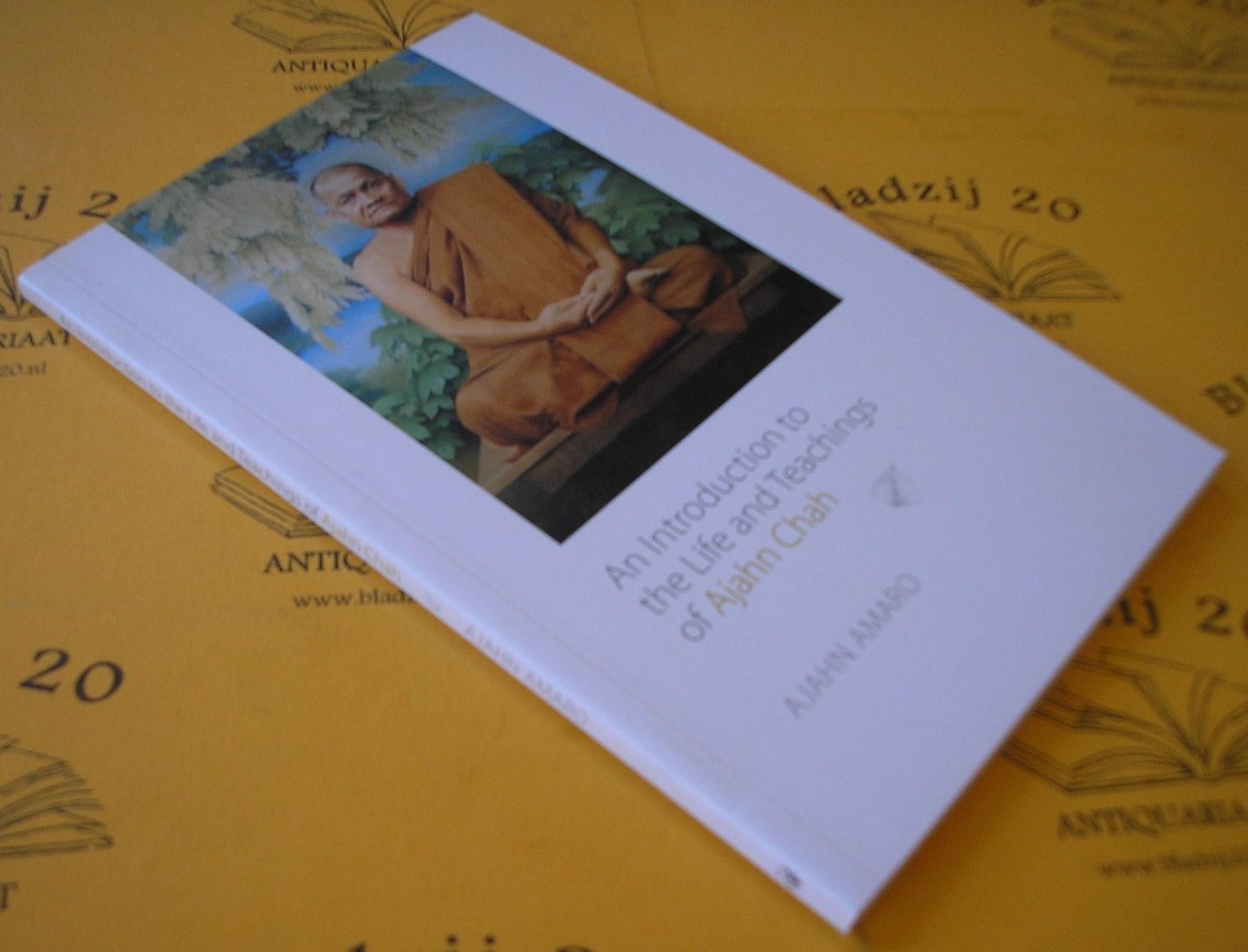 Amaro, Ajahn. - An introduction to the life and teachings of Ajhan Chah.