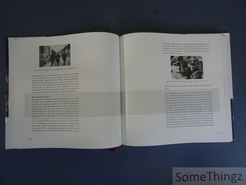 Busch, Christophe en van Pelt, Robert Jan. - Het Höcker album : Auschwitz door de lens van de SS