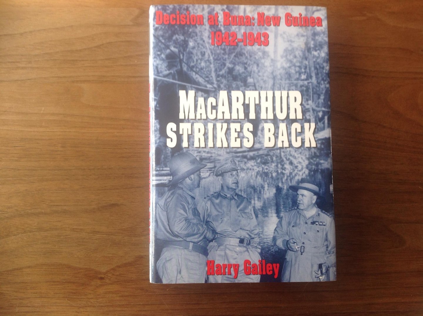 Harry Gailey - MacArthur strikes back