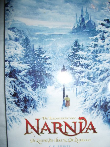 Lewis, C.S. - De Kronieken van Narnia: De Leeuw, de Heks & de Kleerkast