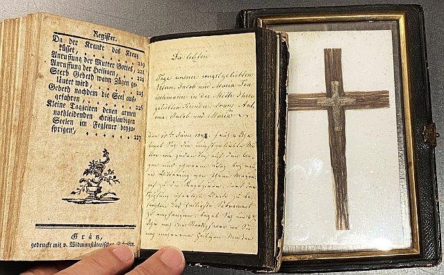 (MENSCHLICHES HAAR). TEUTSCHMANN, Jacob - Die letzten Tage unserer innigstgeliebten Eltern, Jacob und Maria Teutschmann in der Mitte Ihrer geliebten Kinder, Franz, Antonia, Jacob und Maria.