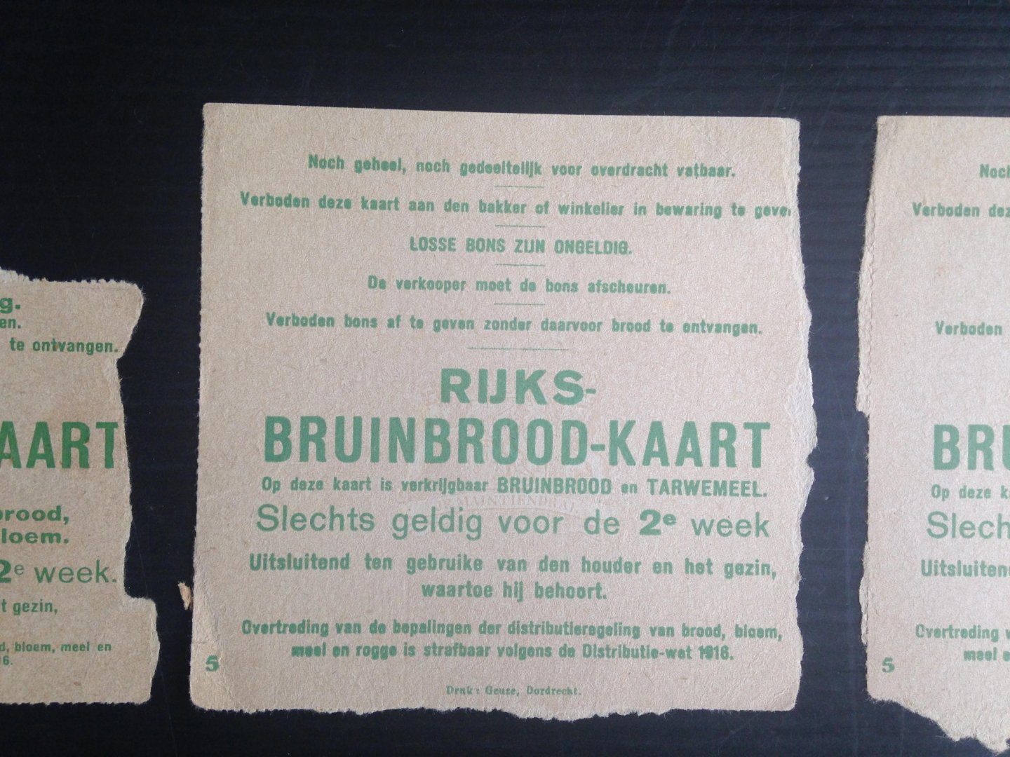  - 2x Rijks-Bruinbrood-kaart + 1 Rijks-Wittebrood-kaart, 1916-1918