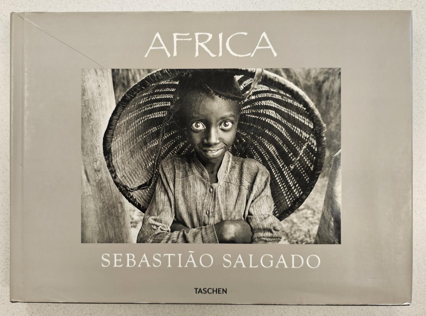 Salgado, Sebastião / Couto, Mia / Salgado, Lélia Wanick - Africa [Sebastião Salgado]