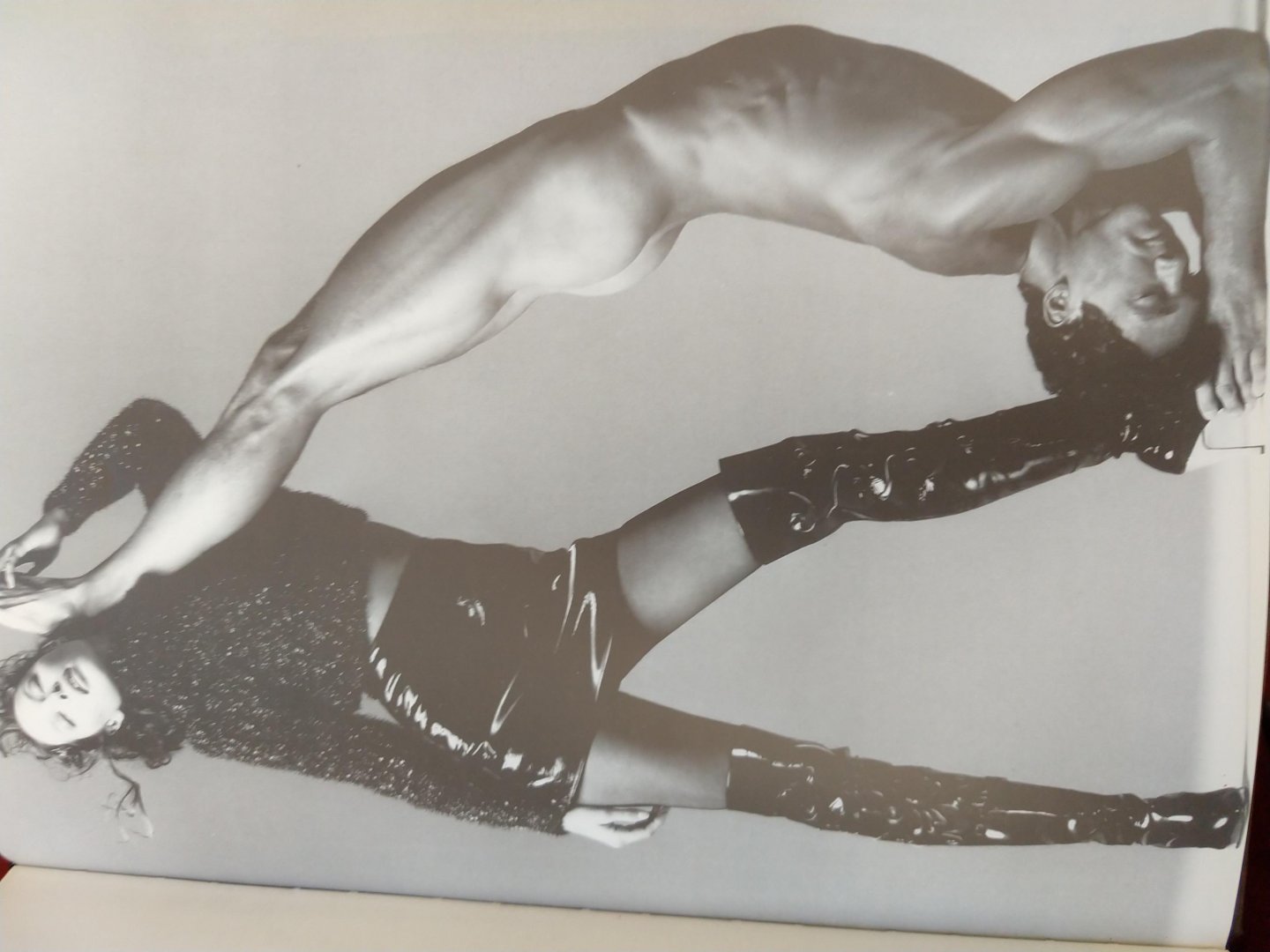Versace Gianni, Leonarde Arte, Barry Hannah, Richard Martin, Bob Wilson & Gianni . - Men Without Ties