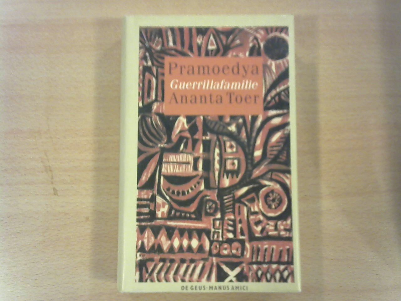 Toer, Pramoedya Ananta - Guerillafamilie (stofomslag) 2e druk 1990