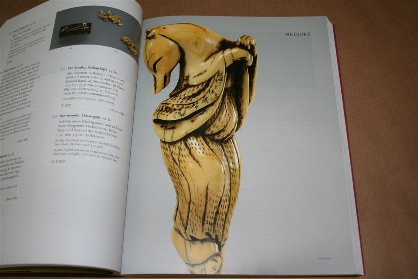 Kunsthaus Lempertz - Asiatische Kunst — Chinesische und japanische Kunst aus der Sammlung Wilhelm Kappesser, Okimono aus altem belgischen Besitz, japanisches Kunstgewerbe, Tsuba und Netsuke aus einer niederländischen Sammlung, chinesische Skulpturen und Kunstgewe...