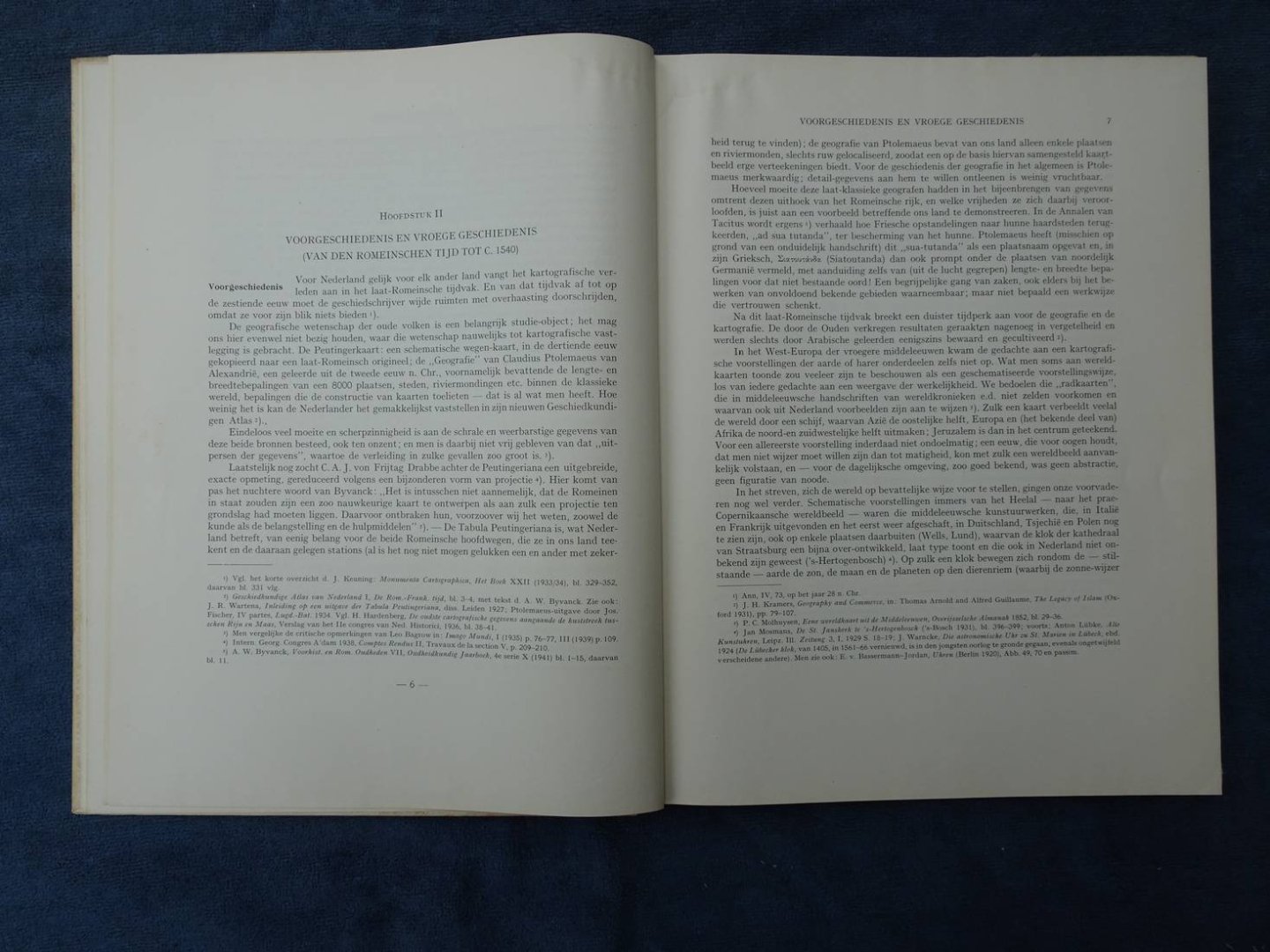 Fockema Andreae & B. van 't Hoff. - Geschiedenis der Kartografie van Nederland. Van den Romeinschen tijd tot het midden der 19de eeuw.
