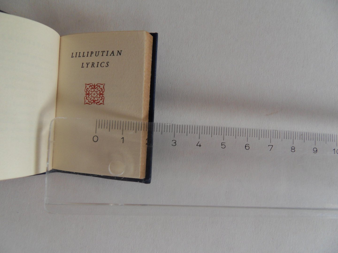 Swann, Thomas Burnett. - Alas, in Lilliput. - Lilliputian Lyrics. [ Oplage van 500 exemplaren - 500 copies only ].