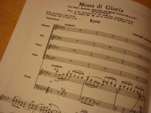 Puccini; Giacomo - Messa di Gloria; Soli-Choir-Orchestra Vocal Score for Tenor, Baritone and Bass Solo Mixed voices (S.A.T.B.) and Orchestra Alto / Piano; Vocal Score