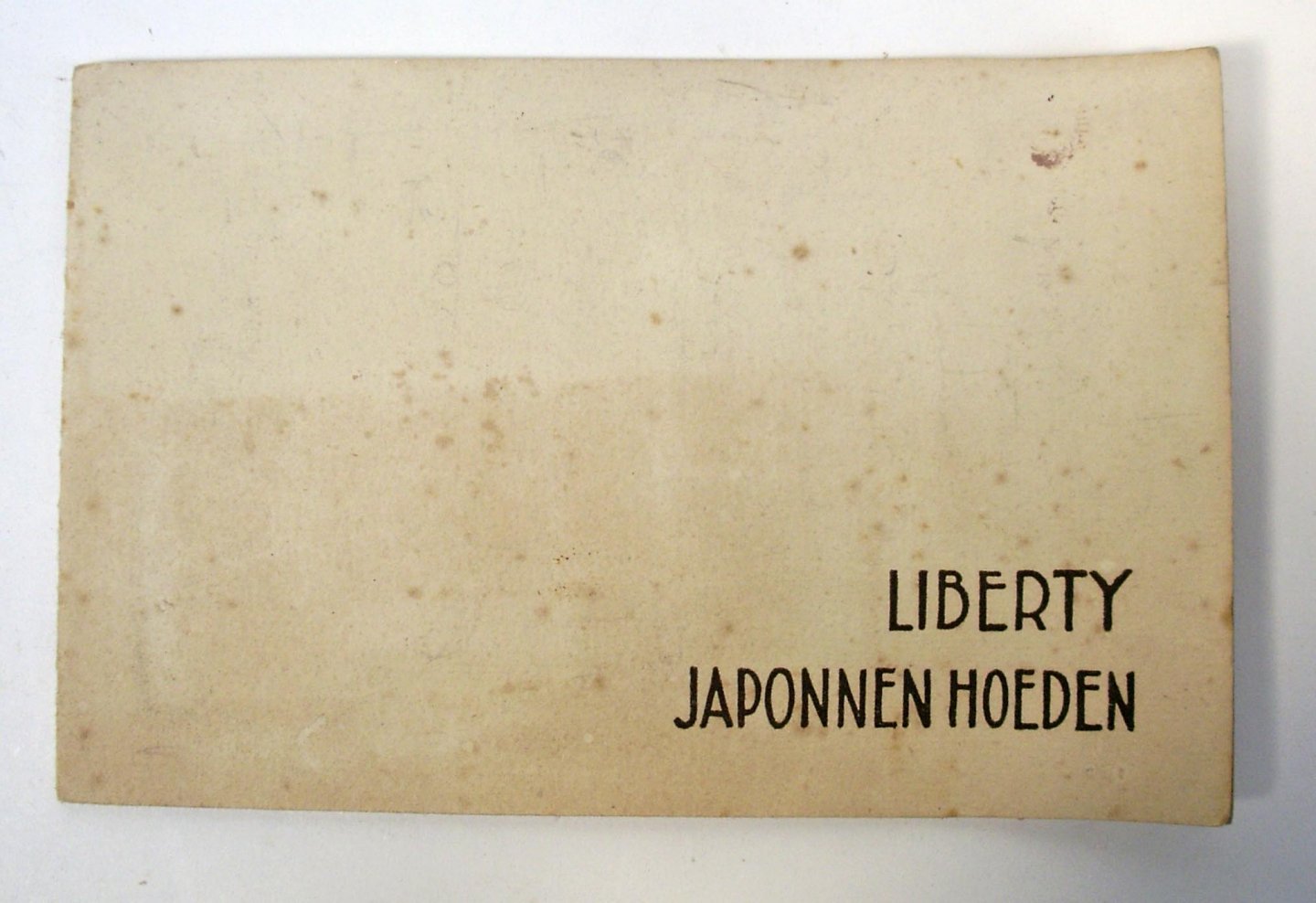 Metz & Co. - Liberty japonnen hoeden. Voorjaar 1921. Hoeden blouses japonnen mantelpakken mantels modellen elders niet verkrijgbaar / Liberty Amsterdam 'Gravenhage Metz & Co.