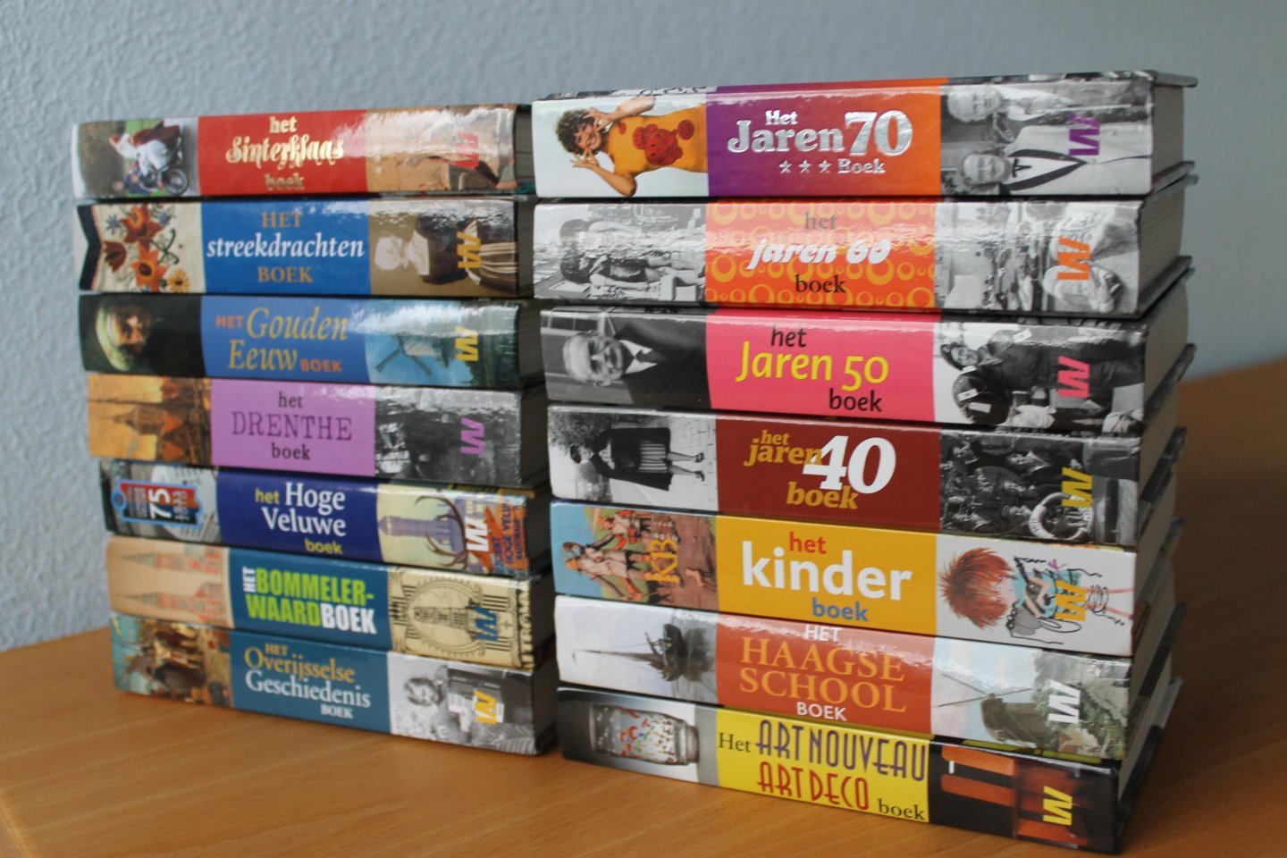 Diverse auteurs - 14 fotoboeken van Uitgeverij Waanders. Het Haagse School Boek - Het Kinder Boek - Het Gouden Eeuw Boek - Het Sinterklaas Boek - Het Hoge Veluwe Boek - Het Overijsselse Geschiedenis Boek - Het Drenthe Boek - Het Bommelerwaard Boek - Het Art Nou...