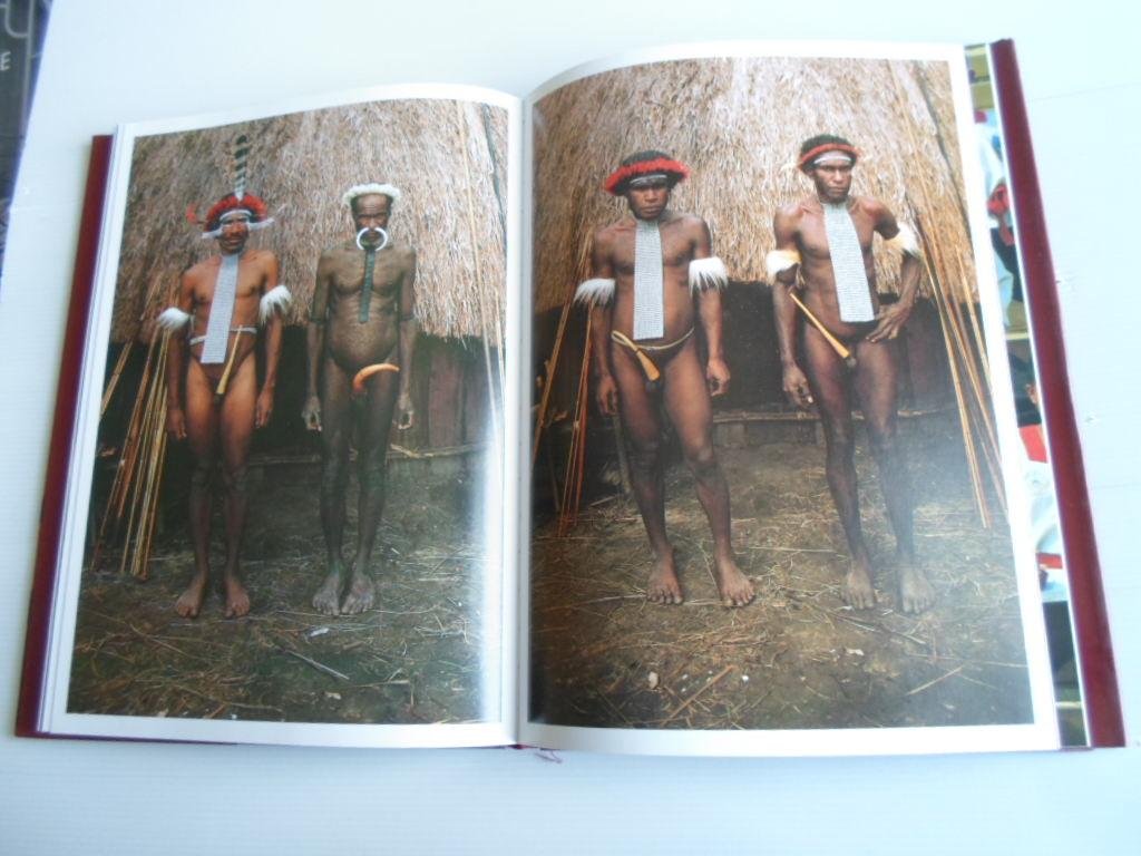 Behr, Edward - Indonesia, A voyage through the archipelago