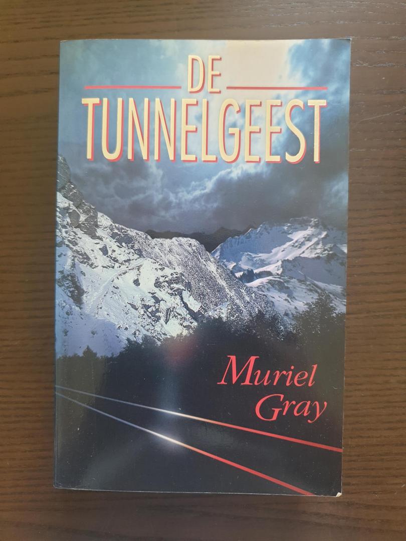 Gray, Muriel - De tunnelgeest