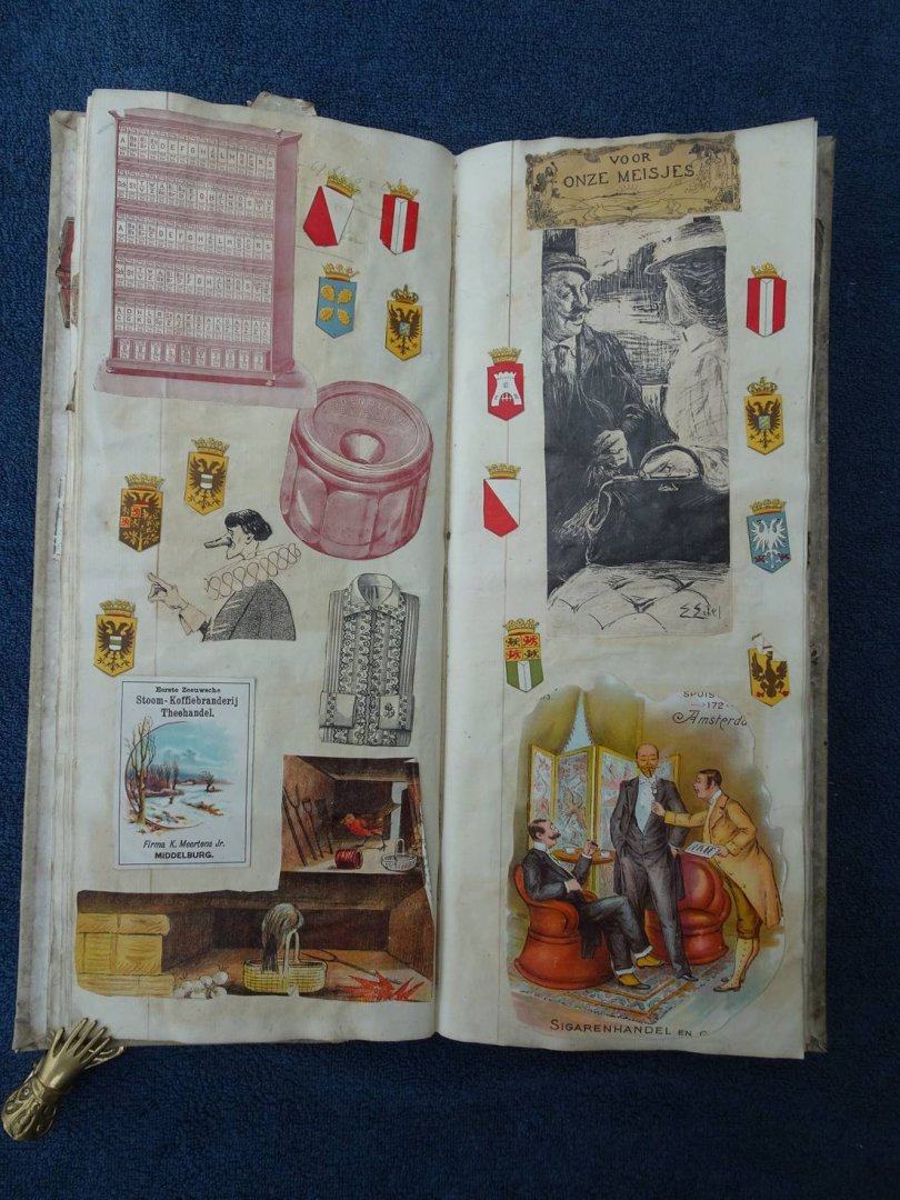N.n.. - Plakboek / Scrapbook. Antiek boek met ingeplakte plaatjes.