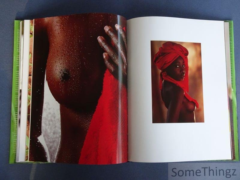 Uwe Ommer (photogr.) / Calixthe Beyala (text). - Uwe Ommer. Black Ladies. [FR-ENG-DEU]
