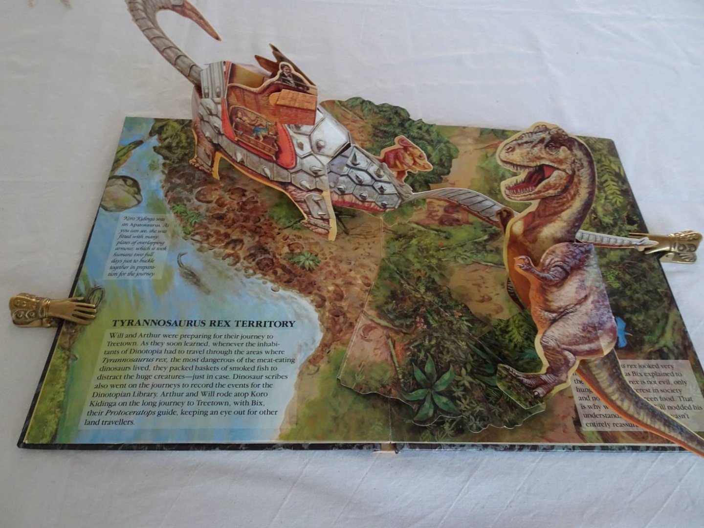 Welply, Michael, Jon Z. Haber, et al. - Harry Potter. Pop-up. Met 5 pop-ups/ James Gurney's Dinotopia pop-up book. 2 pop-up boeken.