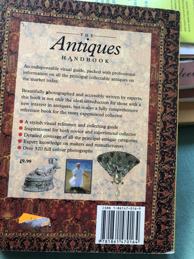  - The Antiques handboek an illustrated guide to the World collectables