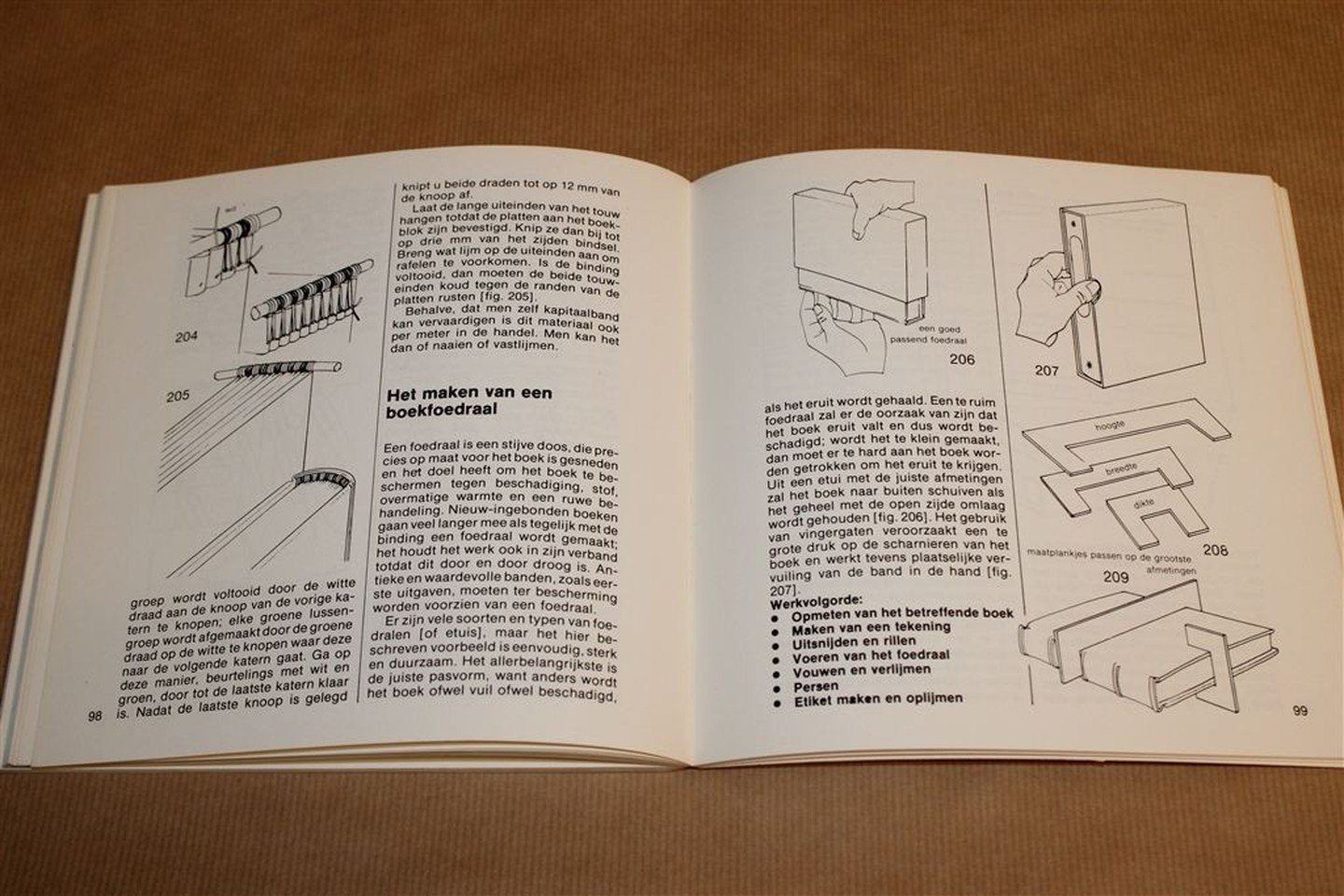 Aldren A. Watson, J. Combrink - Boekbinden — Een ambachtelijk instructieboek — Met 225 illustraties