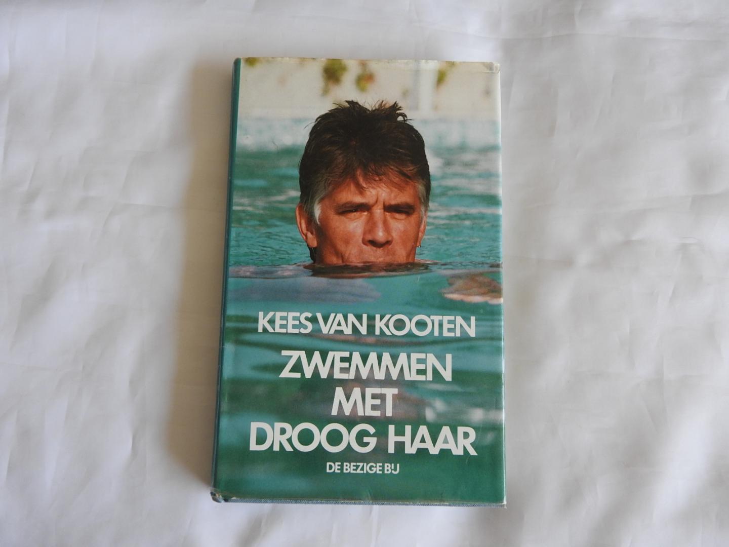 Kooten Kees van K. - Zwemmen met droog haar - een lang verhaal kort