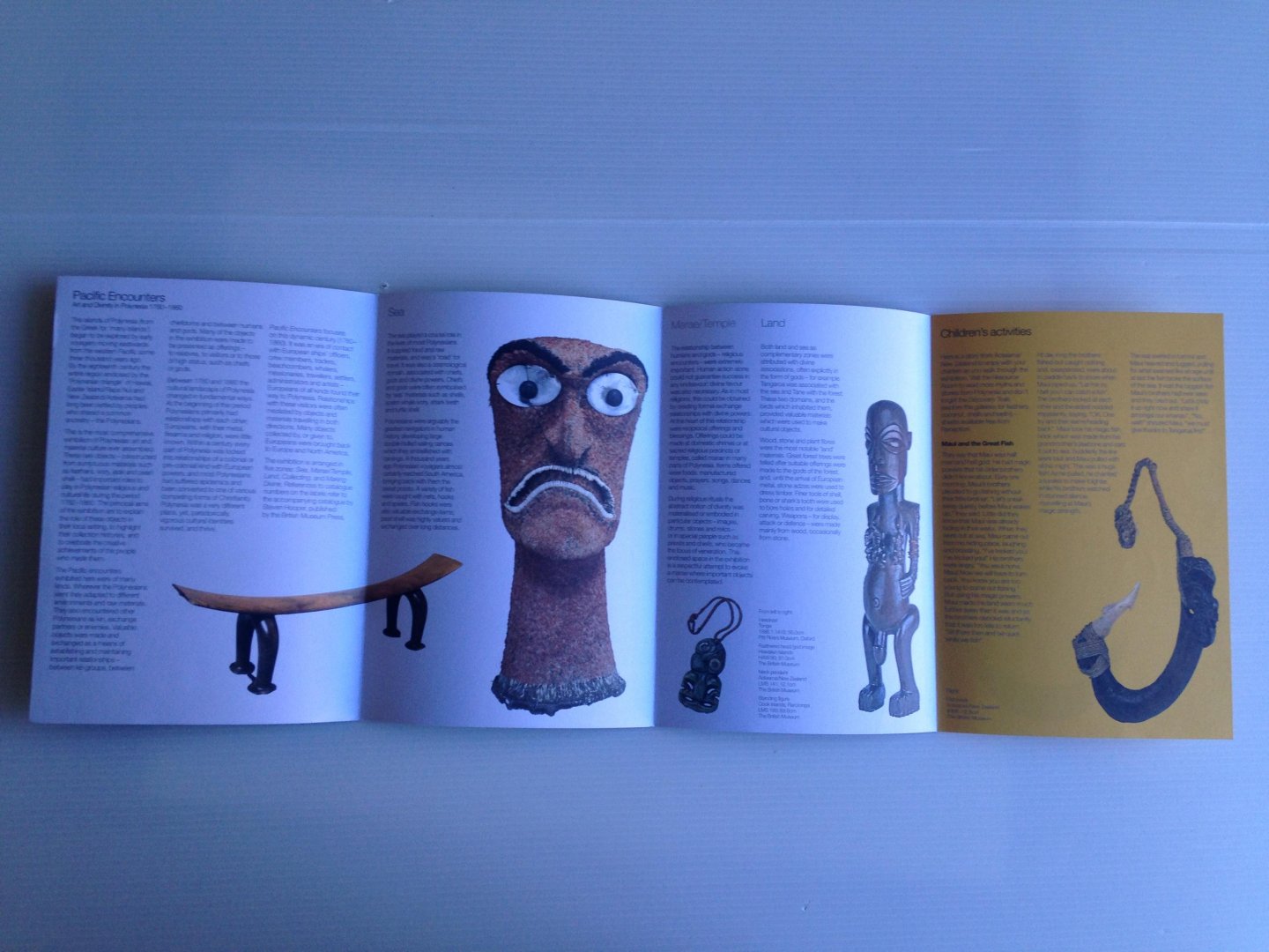  - Folder tentoonstelling Pacific Encounters 1760-1860, Sainsbury