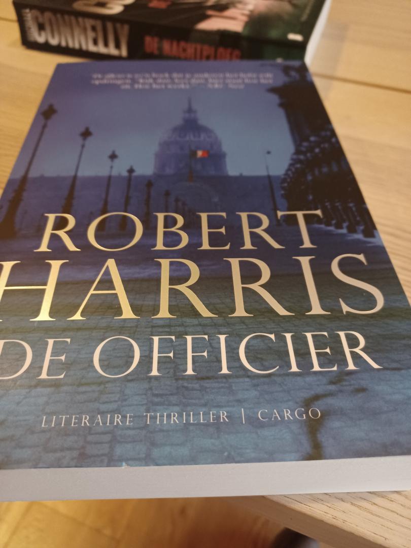Harris, Robert - De officier