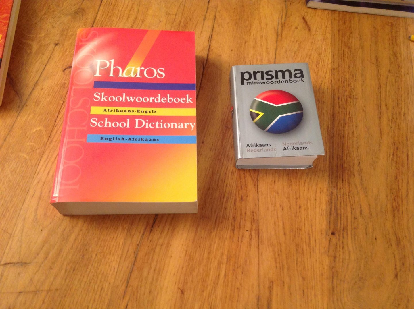 Kromhout - Skoolwoordeboek Afrikaans en extra gerelateerde titel.