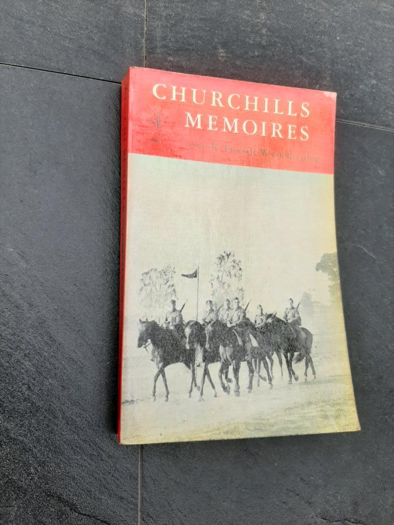 Churchill, Winston - Churchills Memoires over de Tweede Wereldoorlog 2 :  De storm steekt  op De schemeroorlog 3 september 1939 - 10 mei 1940