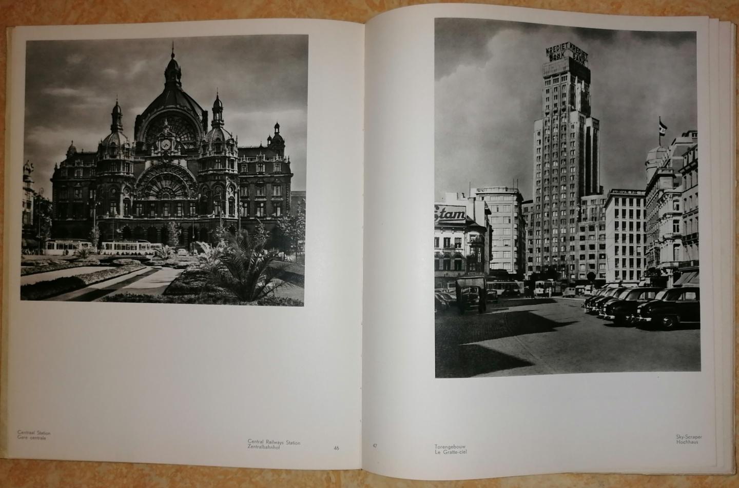 Uffelen, A.A. van; F. Claes (fotografie); Lode Craeybeckx (inleidende tekst) - Antwerpen