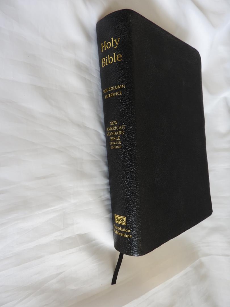  - Holy Bible - New American Standard Bible - updated edition - SIDE - COLUMN REFERENCE - NASB