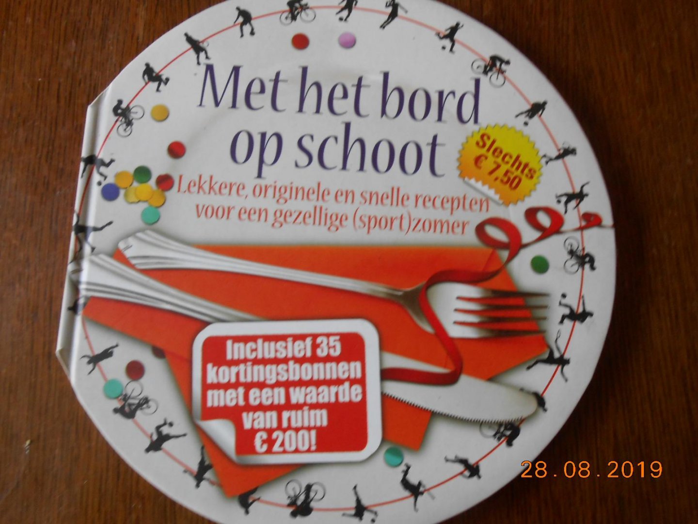  - Met het bord op schoot / lekkere, originele en snelle recepten voor een gezellige sportzomer Mét 35 kortingsbonnen voor heerlijke, zomerse boeken