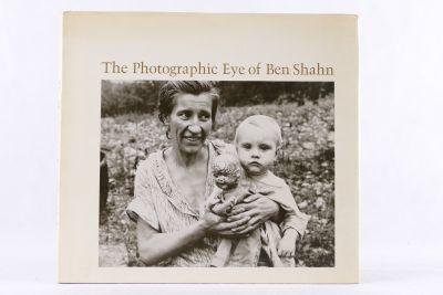 Pratt, Davis (ed.) - Zeldzaam - The Photographic Eye of Ben Shahn (3 foto's)