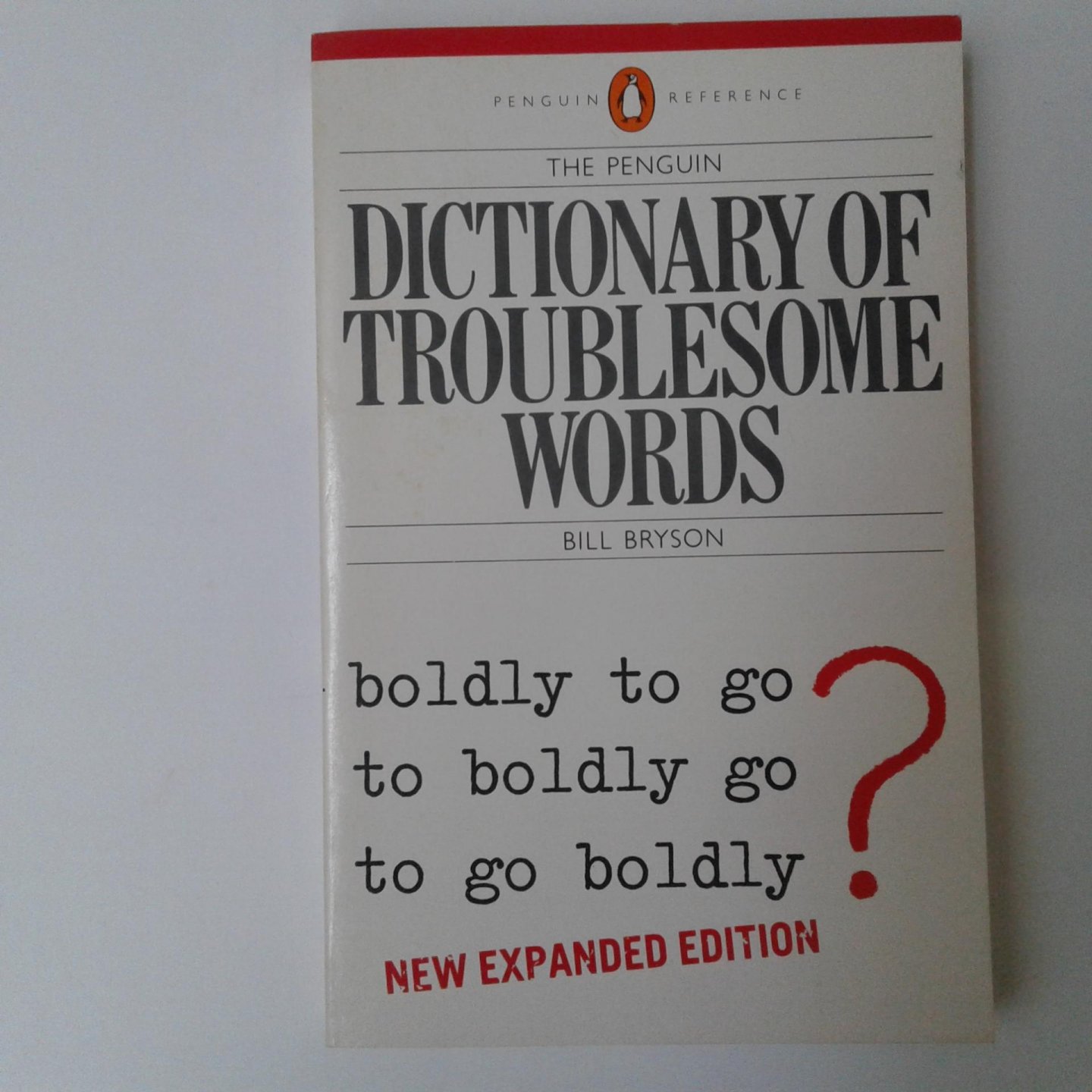 Bryson, Bill ; Daphne M. Gulland - 2 boeken ; Dictionary of Troublesome words ; Dictionary of English Idioms