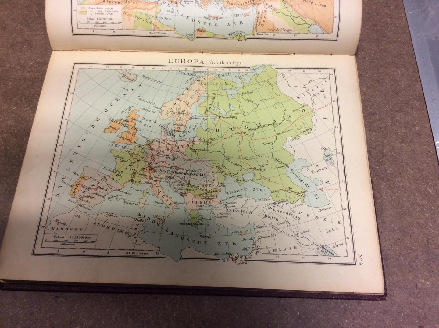 HAVE, J.J. TEN - Volledige School-Atlas. (Op de rug: J.J. ten Have School-Atlas)