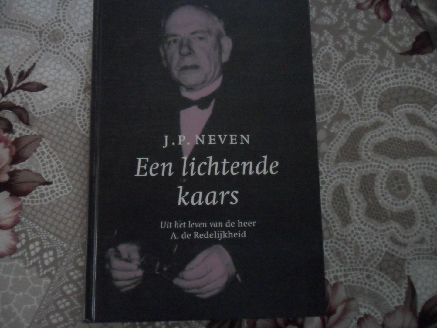Neven J.P. - Een lichtende kaars