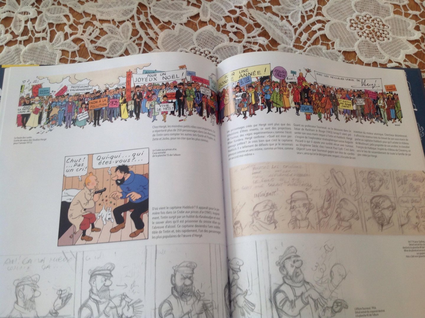 Hergé - Hergé L' Exposition De Papier en twee gerelateerde extra's.