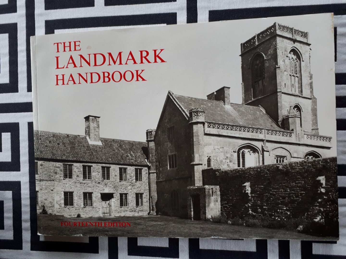Haslam, Charlotte - The Landmark Handbook