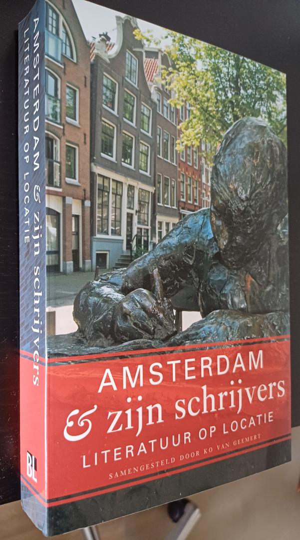 Geemert, Ko van (samenstelling) / Warren, Hans - Amsterdam & zijn schrijvers Literatuur op locatie