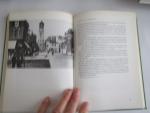 Hulzen, A. van - Utrecht op oude foto's; deel II van de trilogie (3 delen)  - van De Weerd naar Tolsteeg -