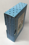 Milne, A.A. (illustrated by E.H. Shepard) - Winnie-the-Pooh story books 1; numbers 1 - 2 - 3 - 4 (4 boekjes in cassette) (titels zie onder 'meer info')