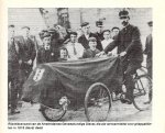 Gooijer, A.C. - 65 JAAR GELEDEN: DE SPAANSE GRIEP VAN 1918 - De Spaansche griep komt - Gij behoeft niet te klagen