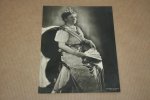  - H.M. Koningin Wilhelmina   Uitknippen - Aankleeden