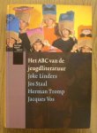 LINDERS, JOKE., STAAL, JOS., TROMP, HERMAN. & VOS, JACQUES. - Het ABC van de jeugdliteratuur. In 250 schrijversportretten van Abkoude naar Zonderland. isbn 9789068904741