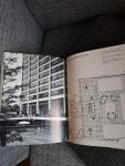 Martin Pawley (introd. & notes); Yukio Gutagawa (phot.) - Masters of Modern Architecture / MIES VAN DER ROHE