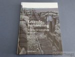Brants, Chrisje en Kees (tekst) en van Leeuwen, Marius (fotogr.). - Levende herinnering: de oorlog die nooit ophield, 1914-1918.